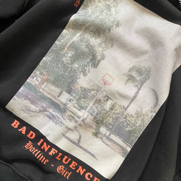 Women’s black hoodie - Picture 2 of 2